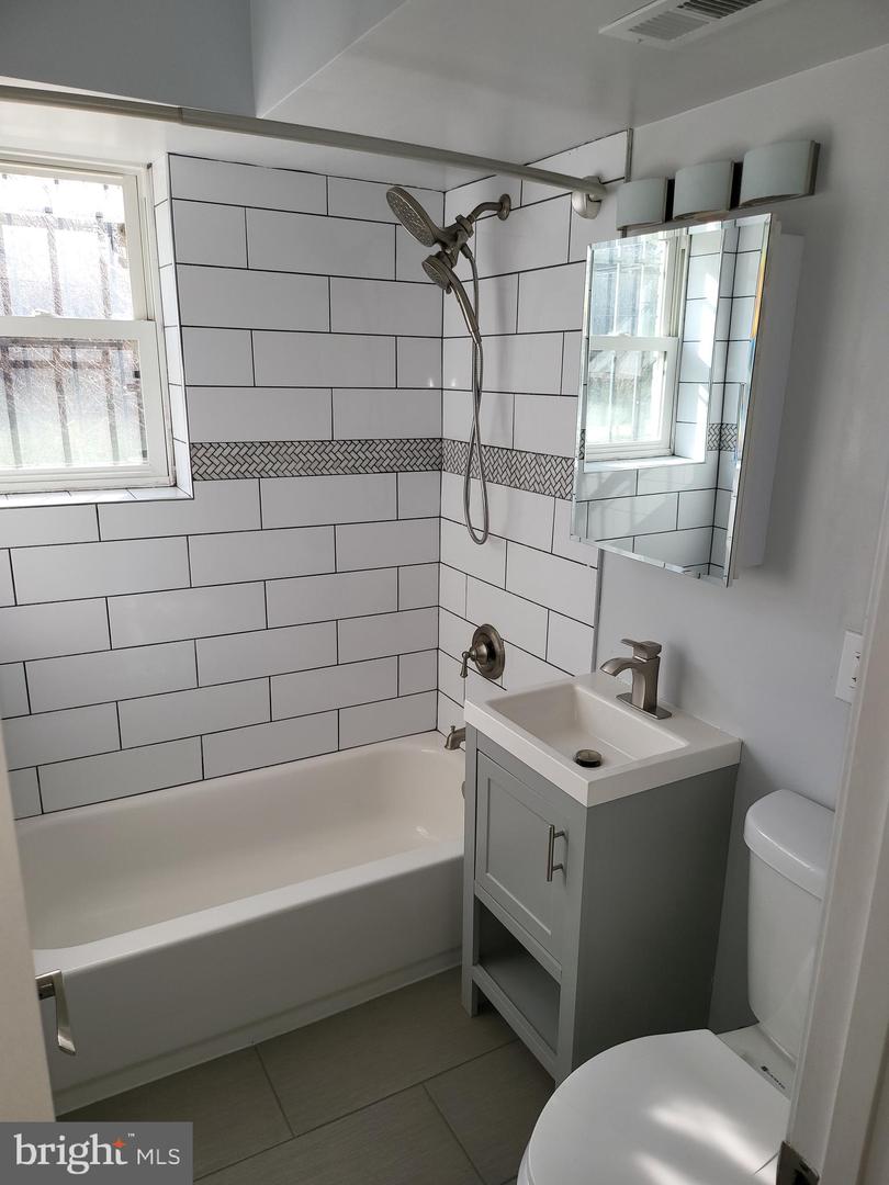 4800 C ST SE #104, WASHINGTON, District Of Columbia 20019, 2 Bedrooms Bedrooms, ,1 BathroomBathrooms,Residential,For sale,4800 C ST SE #104,DCDC2198616 MLS # DCDC2198616