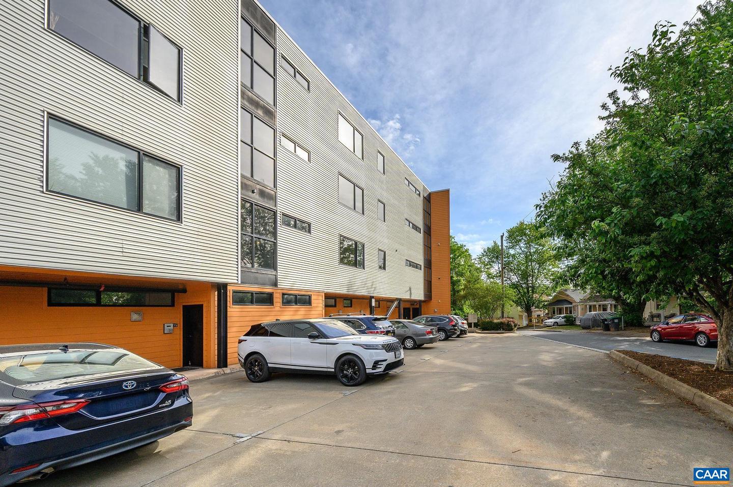 211 CREAM ST #202, CHARLOTTESVILLE, Virginia 22903, 2 Bedrooms Bedrooms, ,2 BathroomsBathrooms,Residential,For sale,211 CREAM ST #202,663984 MLS # 663984