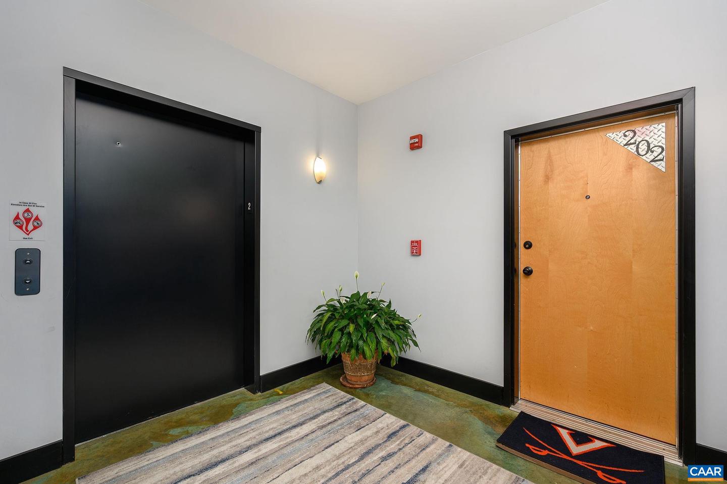 211 CREAM ST #202, CHARLOTTESVILLE, Virginia 22903, 2 Bedrooms Bedrooms, ,2 BathroomsBathrooms,Residential,For sale,211 CREAM ST #202,663984 MLS # 663984