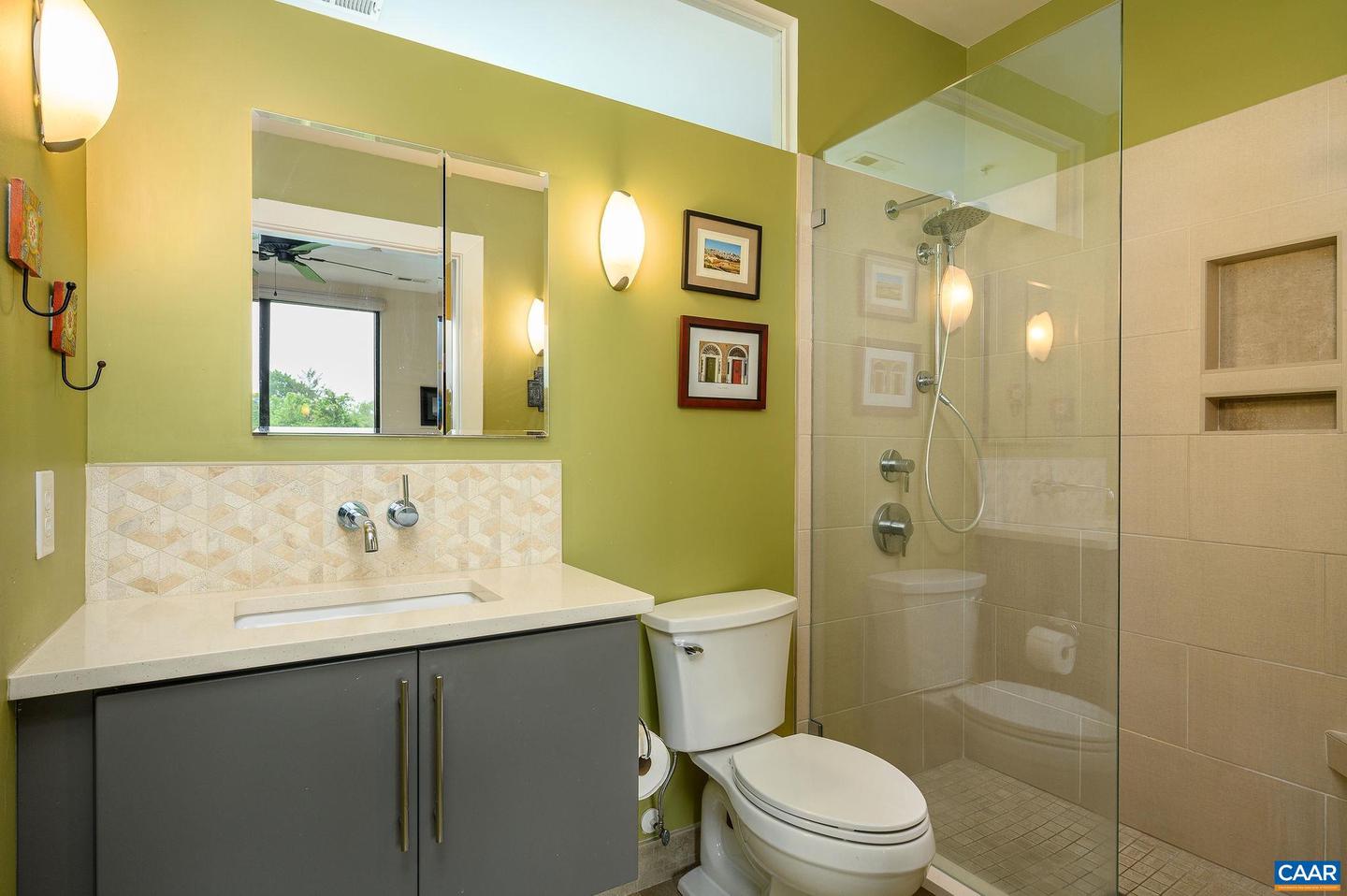 211 CREAM ST #202, CHARLOTTESVILLE, Virginia 22903, 2 Bedrooms Bedrooms, ,2 BathroomsBathrooms,Residential,For sale,211 CREAM ST #202,663984 MLS # 663984