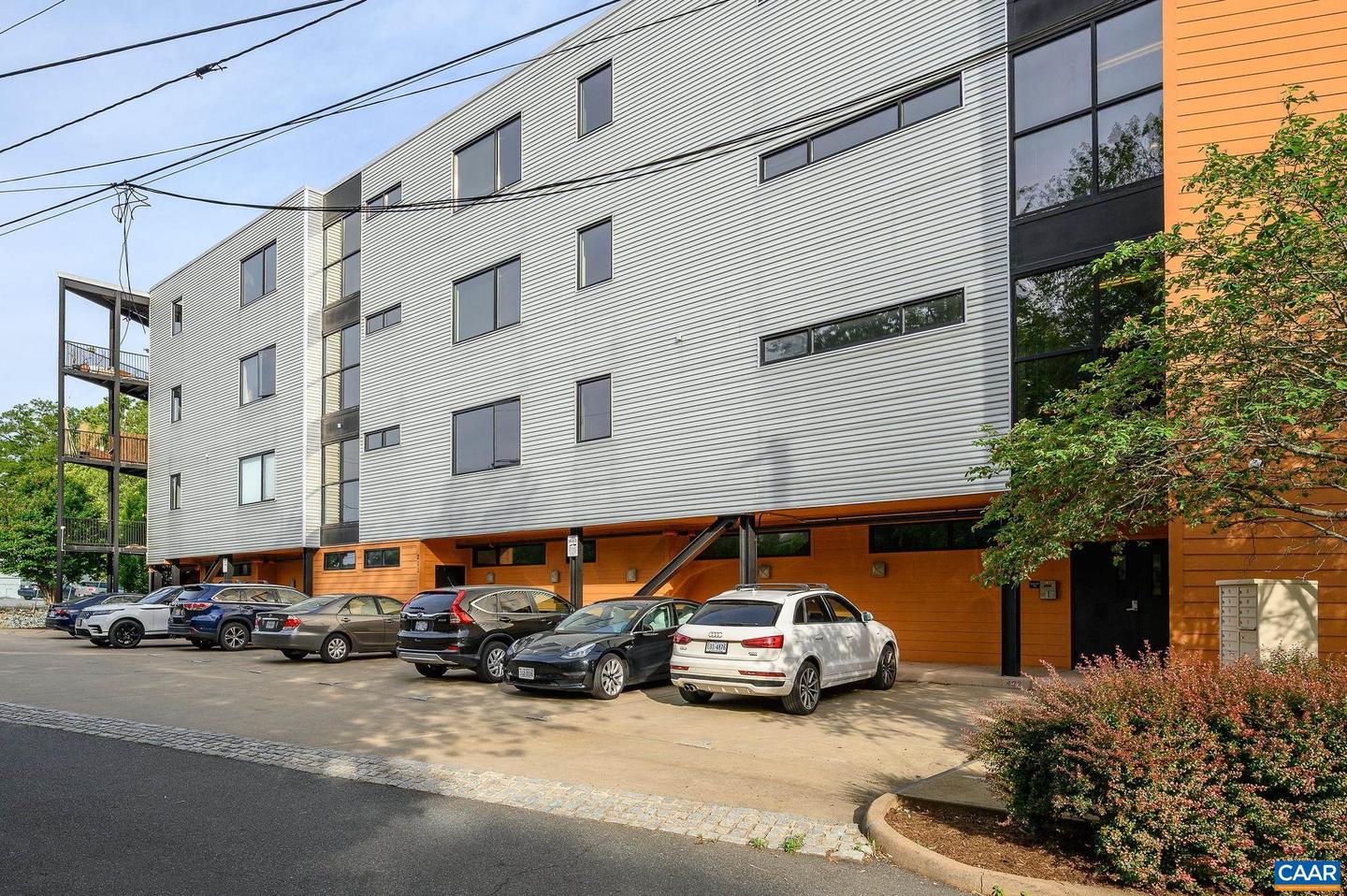 211 CREAM ST #202, CHARLOTTESVILLE, Virginia 22903, 2 Bedrooms Bedrooms, ,2 BathroomsBathrooms,Residential,For sale,211 CREAM ST #202,663984 MLS # 663984