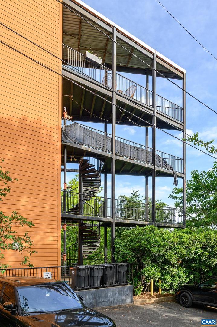 211 CREAM ST #202, CHARLOTTESVILLE, Virginia 22903, 2 Bedrooms Bedrooms, ,2 BathroomsBathrooms,Residential,For sale,211 CREAM ST #202,663984 MLS # 663984