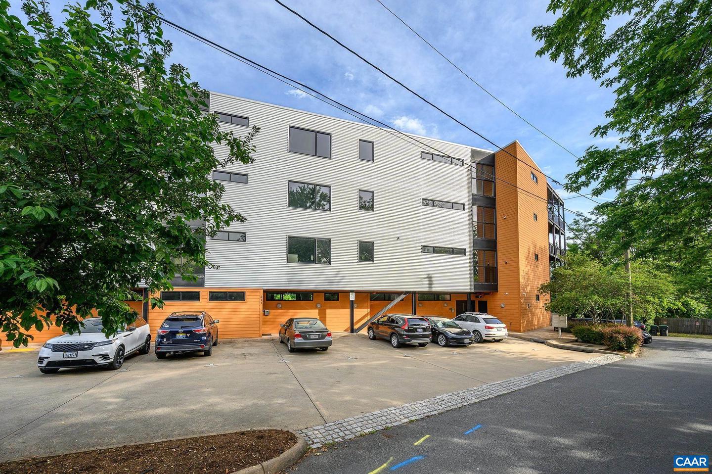 211 CREAM ST #202, CHARLOTTESVILLE, Virginia 22903, 2 Bedrooms Bedrooms, ,2 BathroomsBathrooms,Residential,For sale,211 CREAM ST #202,663984 MLS # 663984