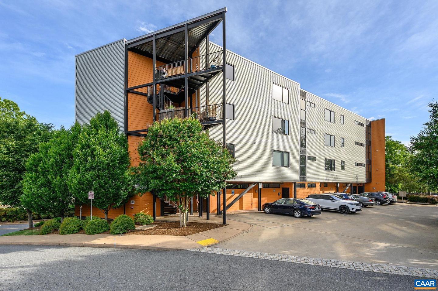 211 CREAM ST #202, CHARLOTTESVILLE, Virginia 22903, 2 Bedrooms Bedrooms, ,2 BathroomsBathrooms,Residential,For sale,211 CREAM ST #202,663984 MLS # 663984