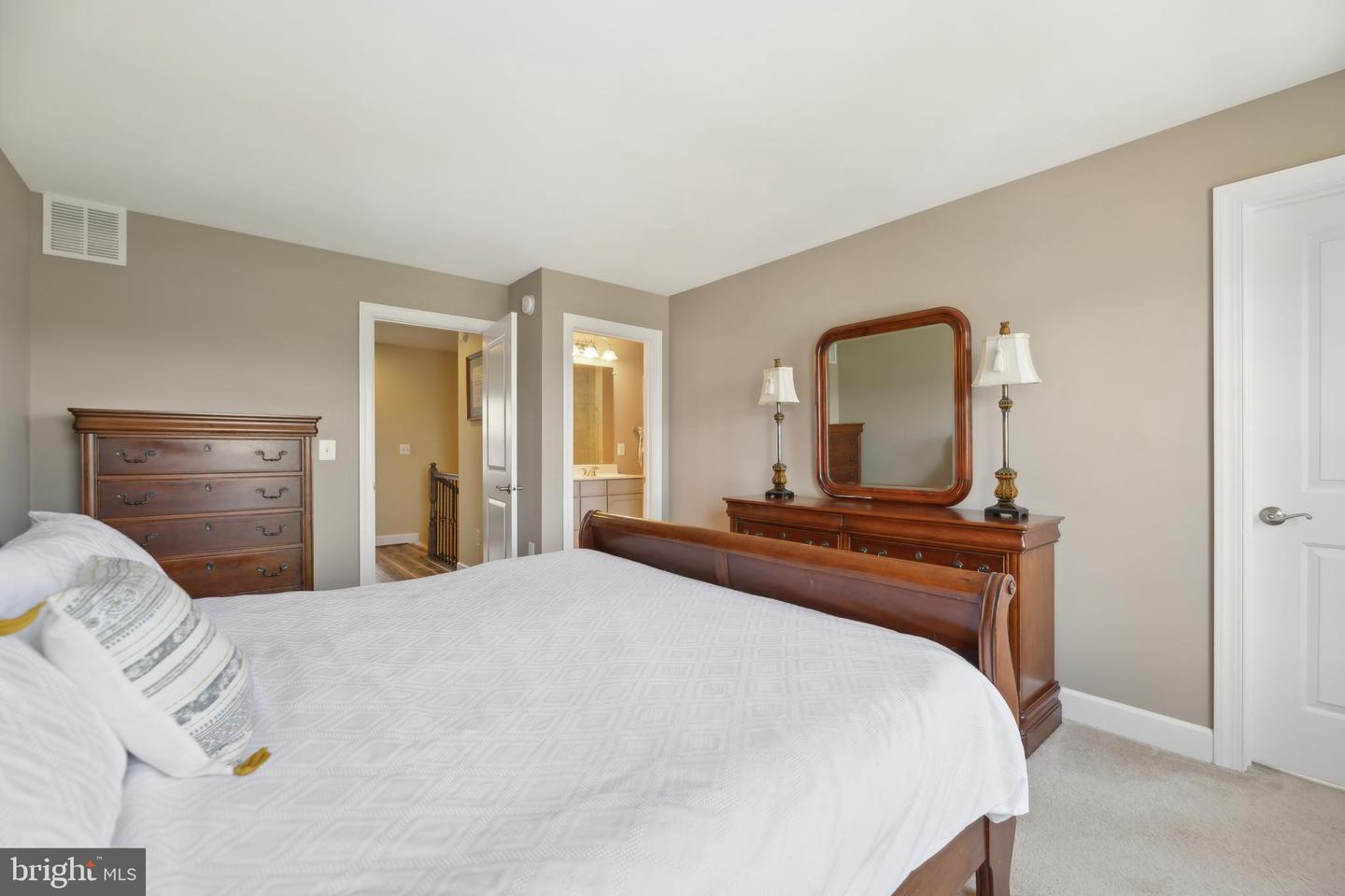 10723 CALEDONIA MEADOW DR, MANASSAS, Virginia 20112, 2 Bedrooms Bedrooms, ,2 BathroomsBathrooms,Residential,For sale,10723 CALEDONIA MEADOW DR,VAPW2093836 MLS # VAPW2093836