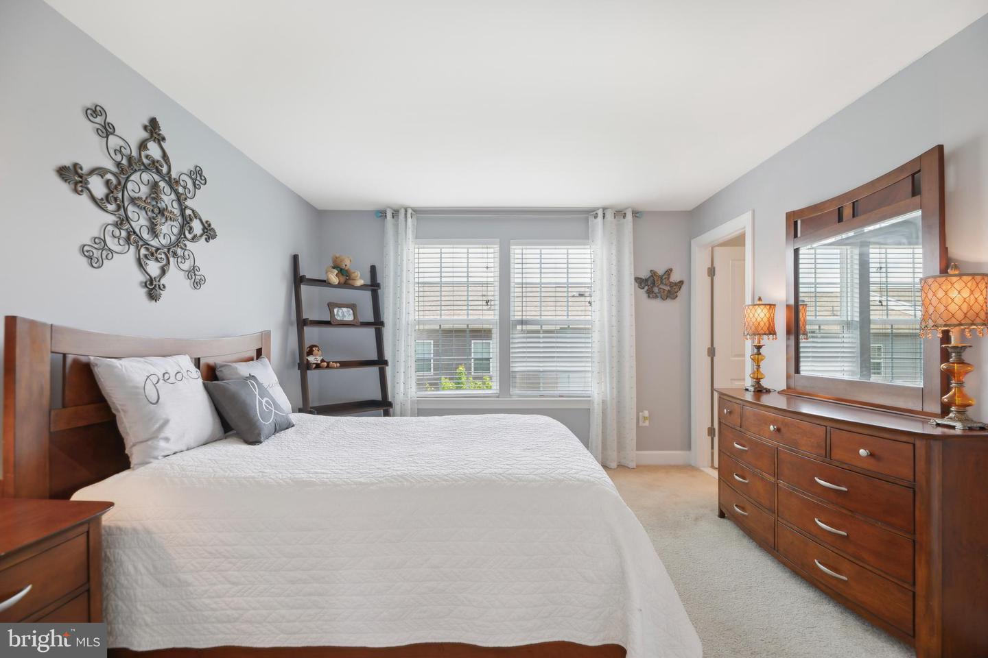 10723 CALEDONIA MEADOW DR, MANASSAS, Virginia 20112, 2 Bedrooms Bedrooms, ,2 BathroomsBathrooms,Residential,For sale,10723 CALEDONIA MEADOW DR,VAPW2093836 MLS # VAPW2093836