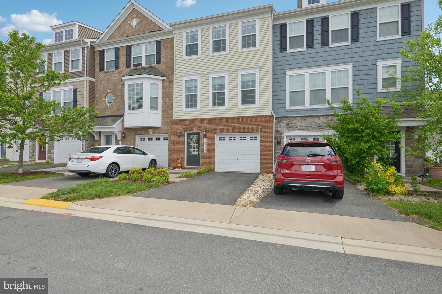 10723 CALEDONIA MEADOW DR, MANASSAS, Virginia 20112, 2 Bedrooms Bedrooms, ,2 BathroomsBathrooms,Residential,For sale,10723 CALEDONIA MEADOW DR,VAPW2093836 MLS # VAPW2093836