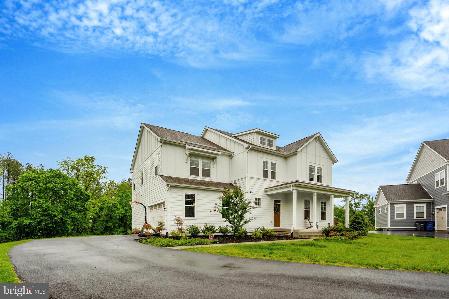 40928 ARCADIAN POND CT, ALDIE, Virginia 20105, 6 Bedrooms Bedrooms, ,5 BathroomsBathrooms,Residential,For sale,40928 ARCADIAN POND CT,VALO2095380 MLS # VALO2095380