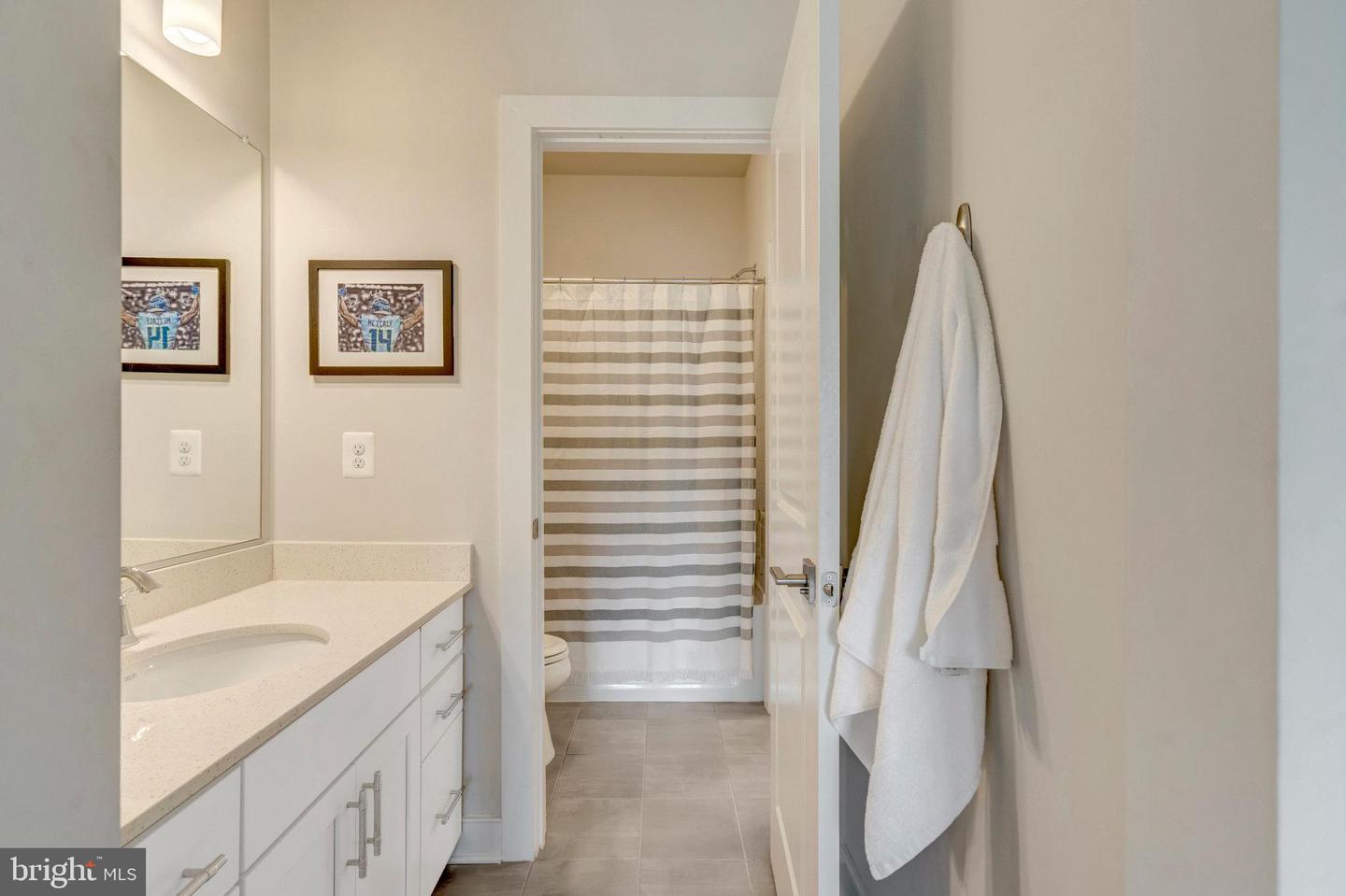 40928 ARCADIAN POND CT, ALDIE, Virginia 20105, 6 Bedrooms Bedrooms, ,5 BathroomsBathrooms,Residential,For sale,40928 ARCADIAN POND CT,VALO2095380 MLS # VALO2095380