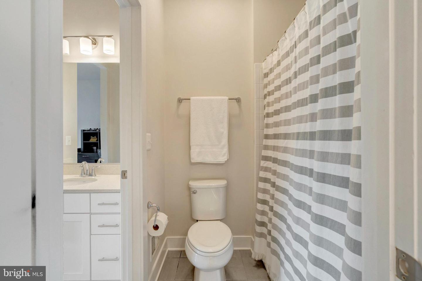 40928 ARCADIAN POND CT, ALDIE, Virginia 20105, 6 Bedrooms Bedrooms, ,5 BathroomsBathrooms,Residential,For sale,40928 ARCADIAN POND CT,VALO2095380 MLS # VALO2095380
