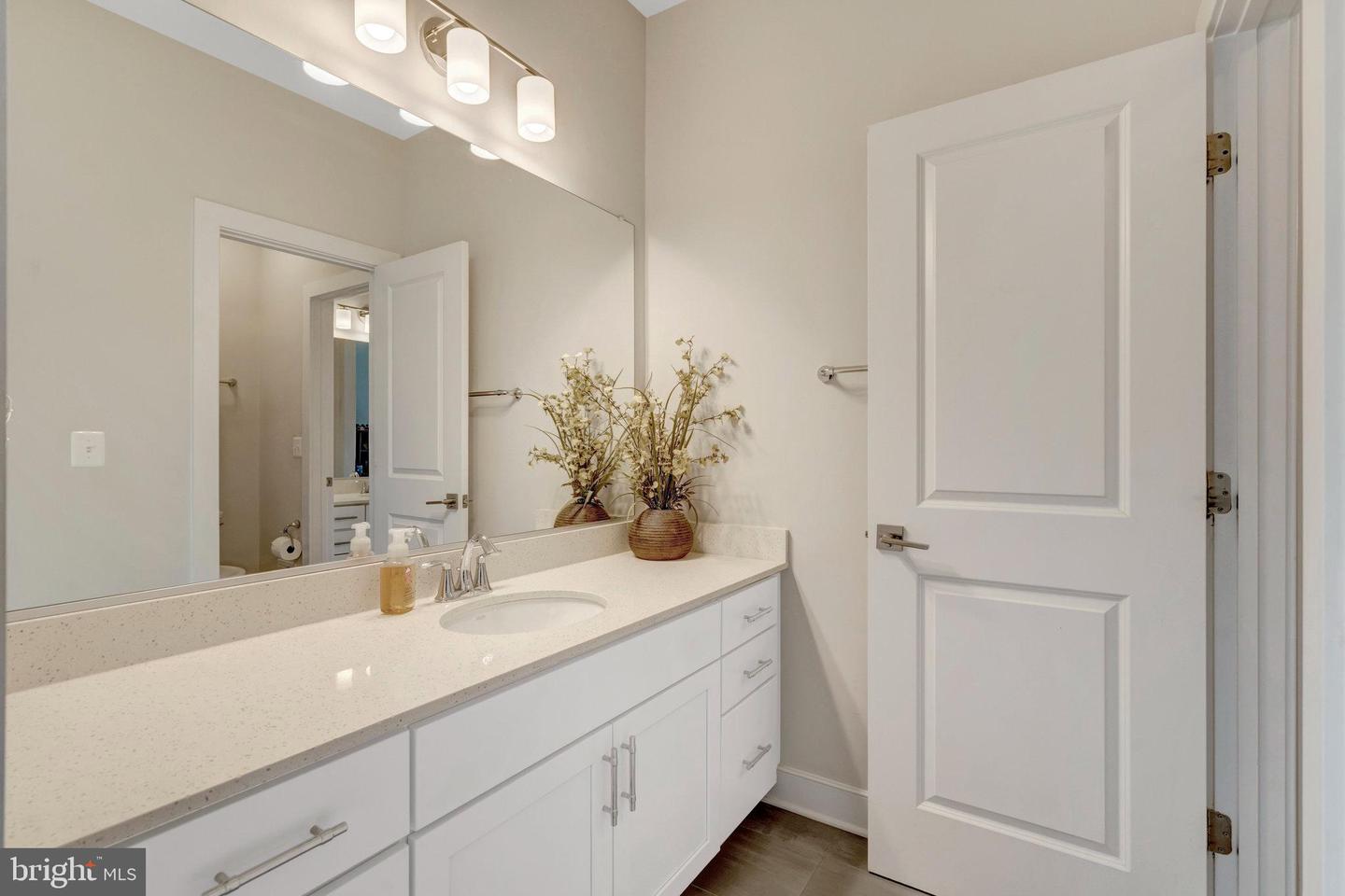 40928 ARCADIAN POND CT, ALDIE, Virginia 20105, 6 Bedrooms Bedrooms, ,5 BathroomsBathrooms,Residential,For sale,40928 ARCADIAN POND CT,VALO2095380 MLS # VALO2095380