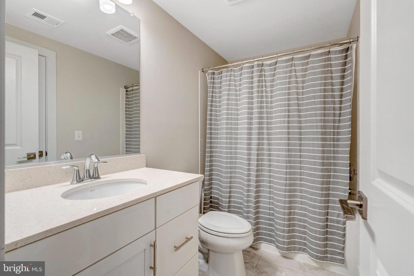 40928 ARCADIAN POND CT, ALDIE, Virginia 20105, 6 Bedrooms Bedrooms, ,5 BathroomsBathrooms,Residential,For sale,40928 ARCADIAN POND CT,VALO2095380 MLS # VALO2095380
