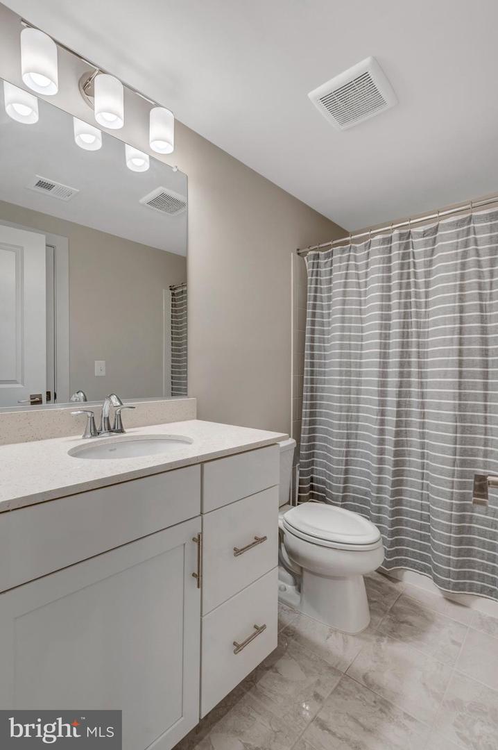 40928 ARCADIAN POND CT, ALDIE, Virginia 20105, 6 Bedrooms Bedrooms, ,5 BathroomsBathrooms,Residential,For sale,40928 ARCADIAN POND CT,VALO2095380 MLS # VALO2095380