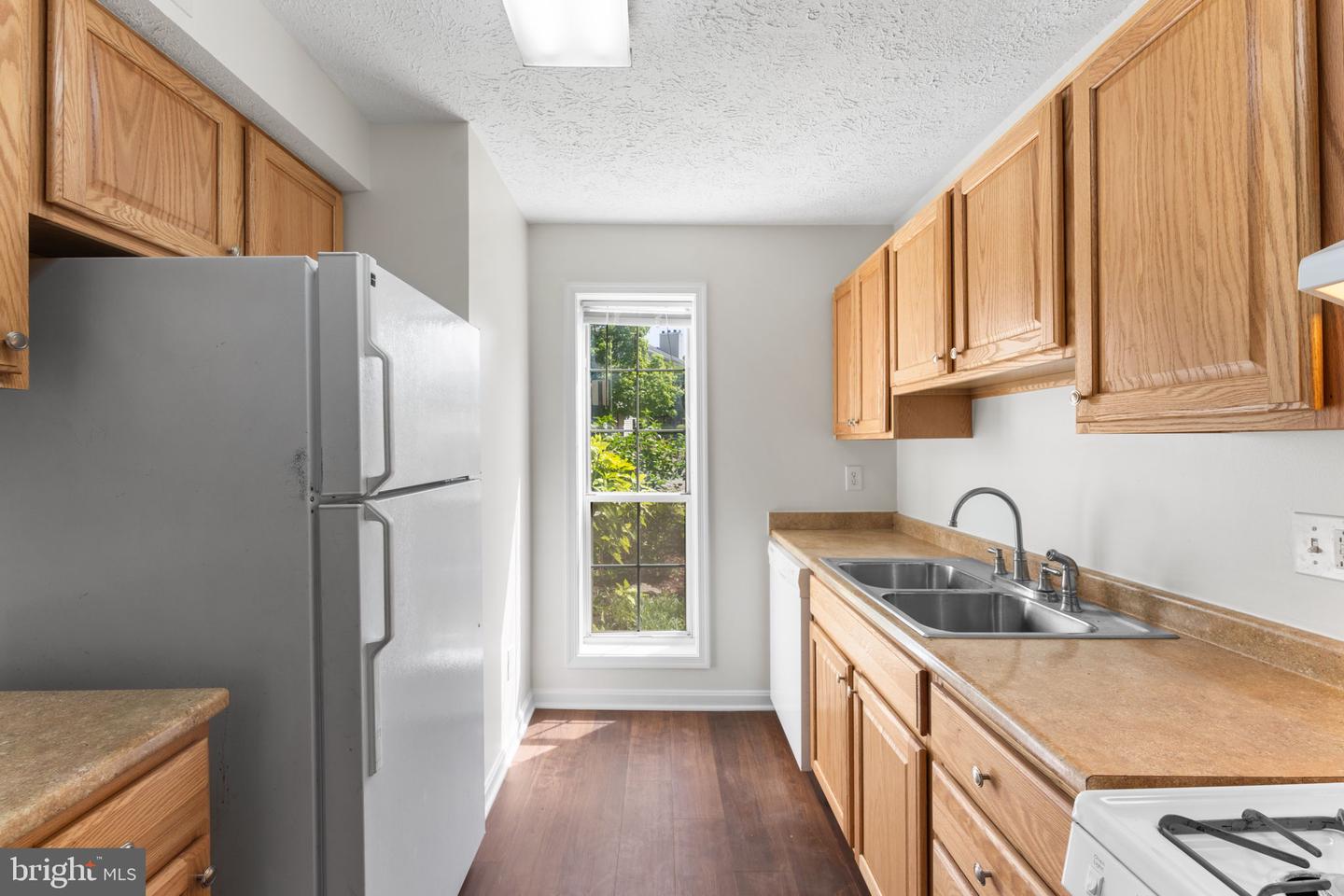10013 OAKTON TERRACE RD, OAKTON, Virginia 22124, 2 Bedrooms Bedrooms, ,1 BathroomBathrooms,Residential,For sale,10013 OAKTON TERRACE RD,VAFX2238122 MLS # VAFX2238122