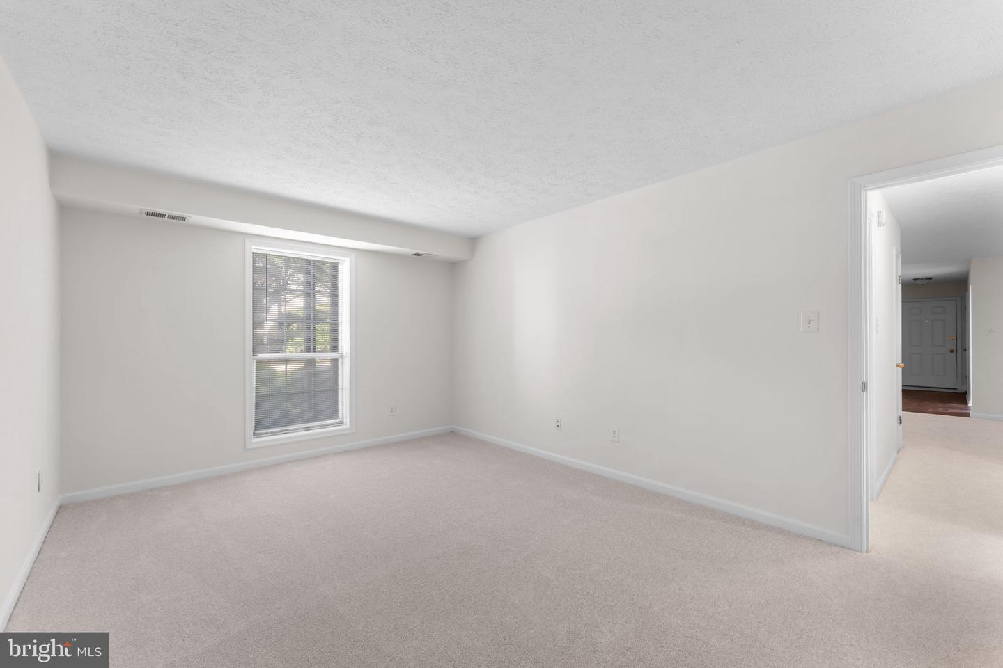 10013 OAKTON TERRACE RD, OAKTON, Virginia 22124, 2 Bedrooms Bedrooms, ,1 BathroomBathrooms,Residential,For sale,10013 OAKTON TERRACE RD,VAFX2238122 MLS # VAFX2238122