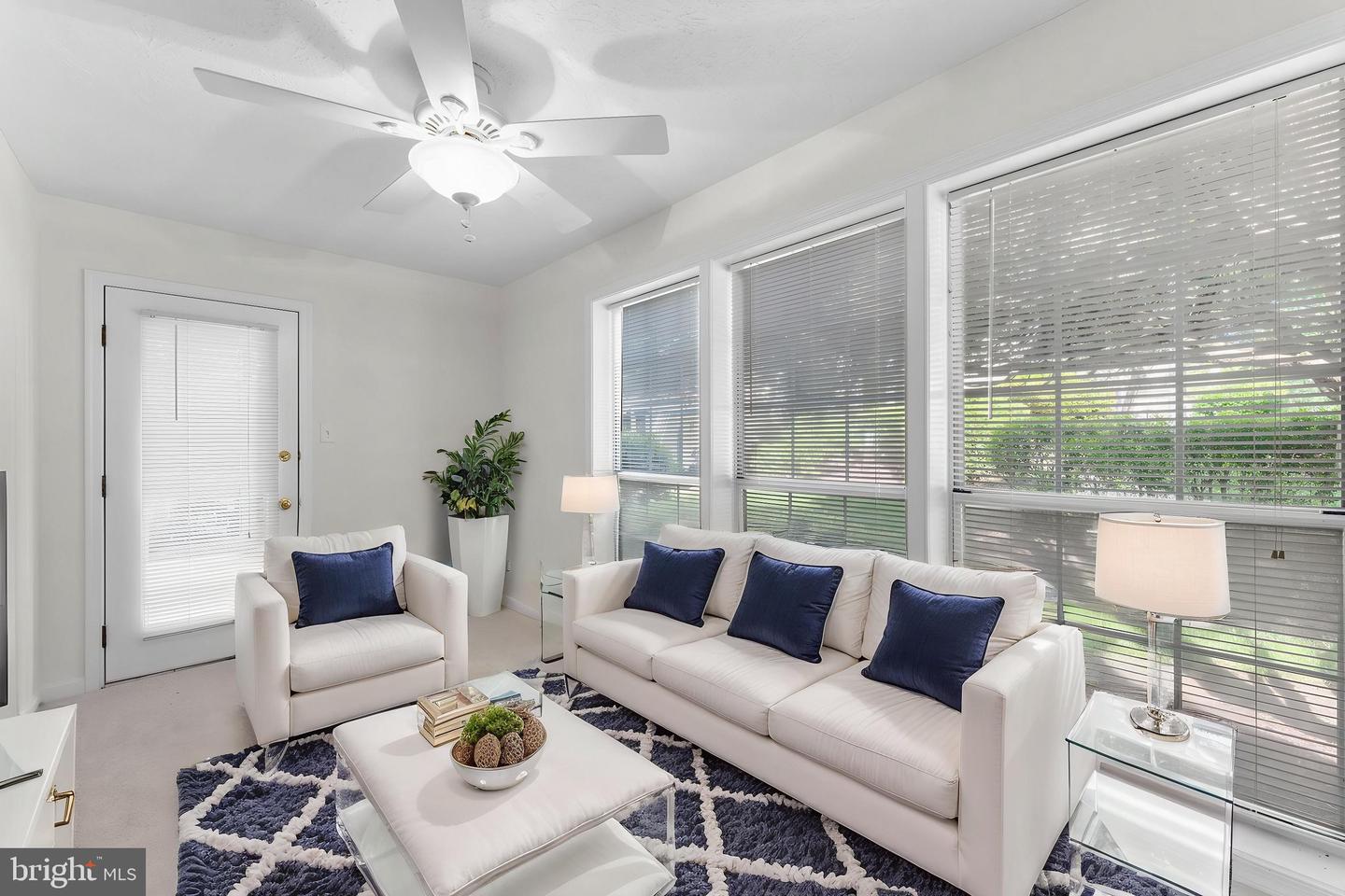 10013 OAKTON TERRACE RD, OAKTON, Virginia 22124, 2 Bedrooms Bedrooms, ,1 BathroomBathrooms,Residential,For sale,10013 OAKTON TERRACE RD,VAFX2238122 MLS # VAFX2238122
