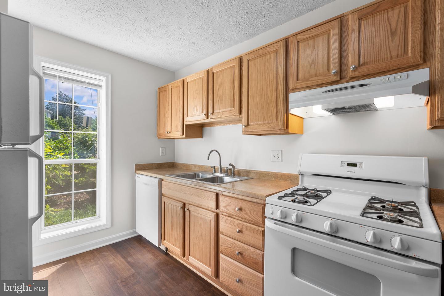 10013 OAKTON TERRACE RD, OAKTON, Virginia 22124, 2 Bedrooms Bedrooms, ,1 BathroomBathrooms,Residential,For sale,10013 OAKTON TERRACE RD,VAFX2238122 MLS # VAFX2238122
