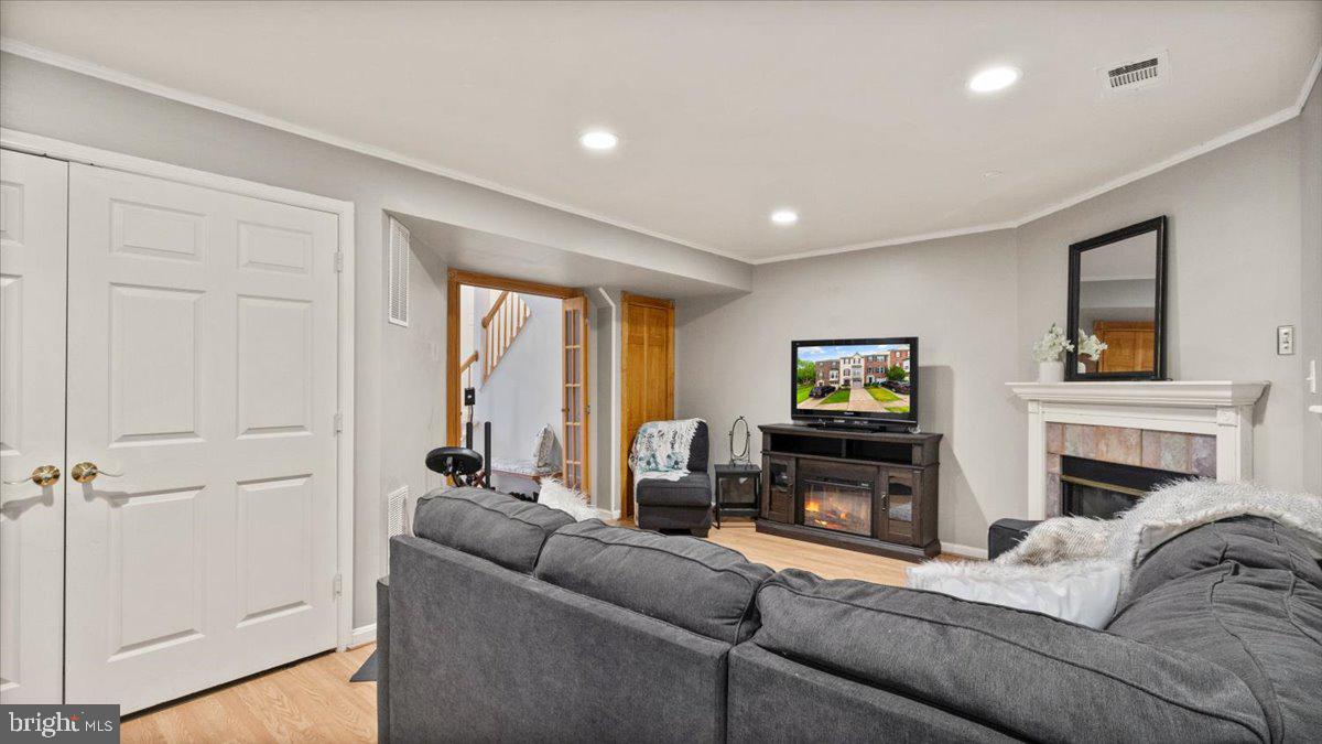 5554 JOWETT CT, ALEXANDRIA, Virginia 22315, 3 Bedrooms Bedrooms, ,2 BathroomsBathrooms,Residential,For sale,5554 JOWETT CT,VAFX2238190 MLS # VAFX2238190
