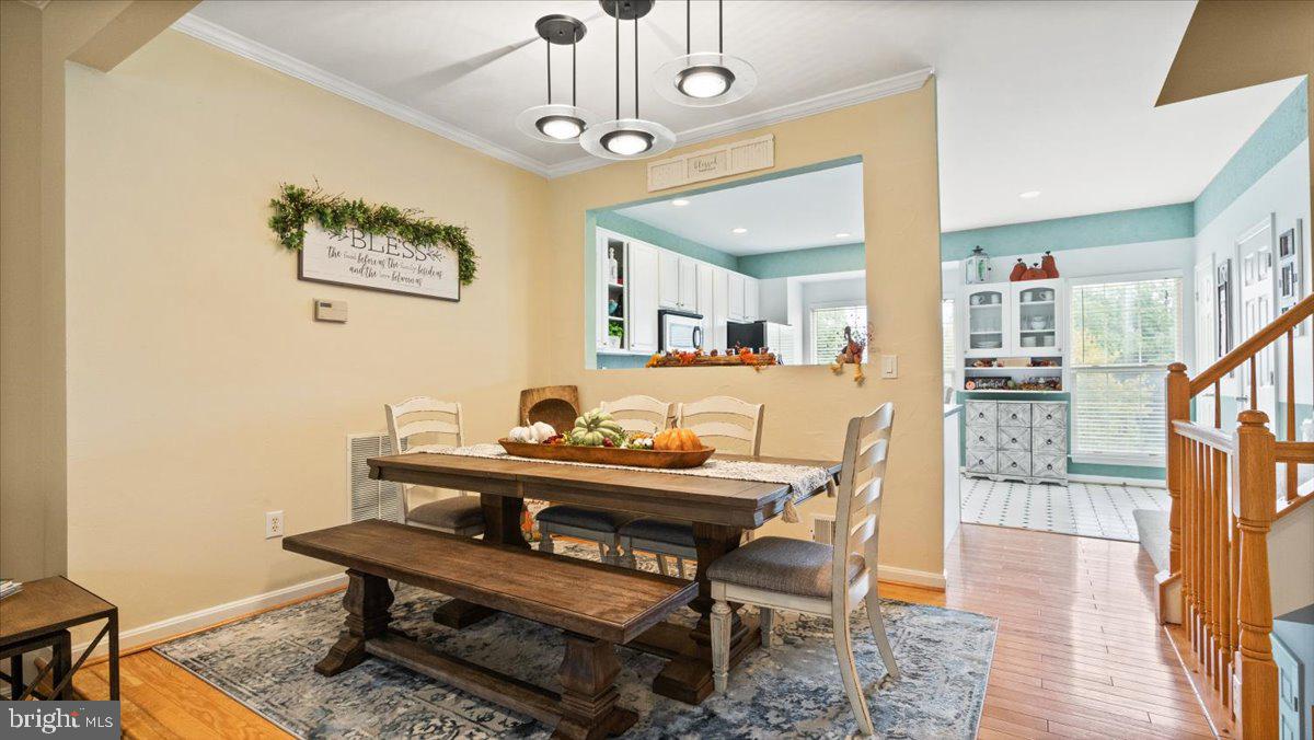 5554 JOWETT CT, ALEXANDRIA, Virginia 22315, 3 Bedrooms Bedrooms, ,2 BathroomsBathrooms,Residential,For sale,5554 JOWETT CT,VAFX2238190 MLS # VAFX2238190