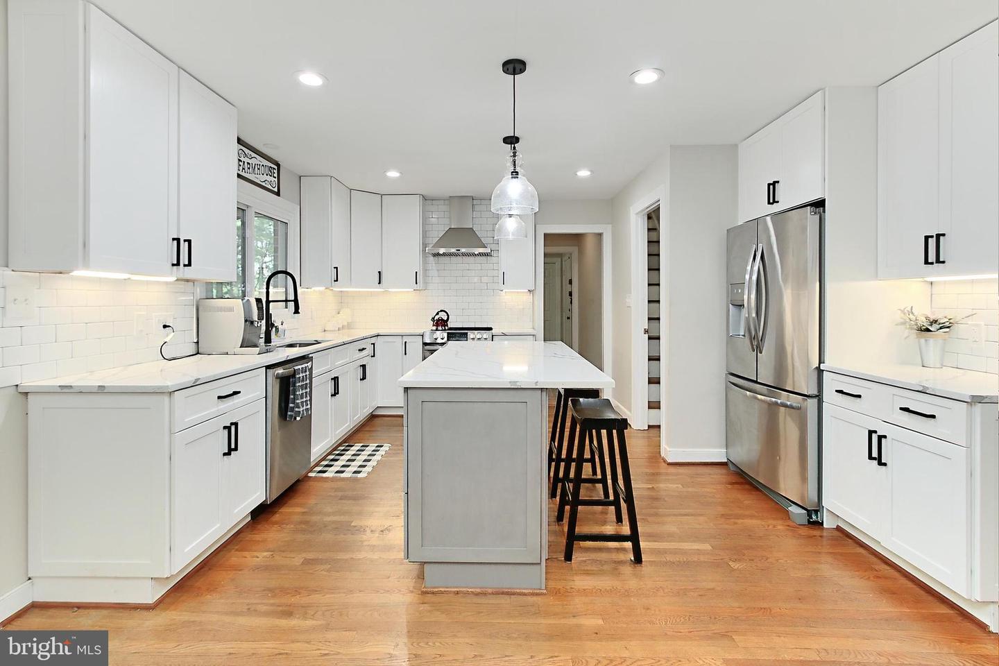 5839 WINDSOR RETREAT, WARRENTON, Virginia 20187, 5 Bedrooms Bedrooms, ,4 BathroomsBathrooms,Residential,For sale,5839 WINDSOR RETREAT,VAFQ2016482 MLS # VAFQ2016482