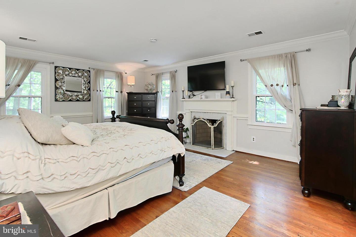 5839 WINDSOR RETREAT, WARRENTON, Virginia 20187, 5 Bedrooms Bedrooms, ,4 BathroomsBathrooms,Residential,For sale,5839 WINDSOR RETREAT,VAFQ2016482 MLS # VAFQ2016482