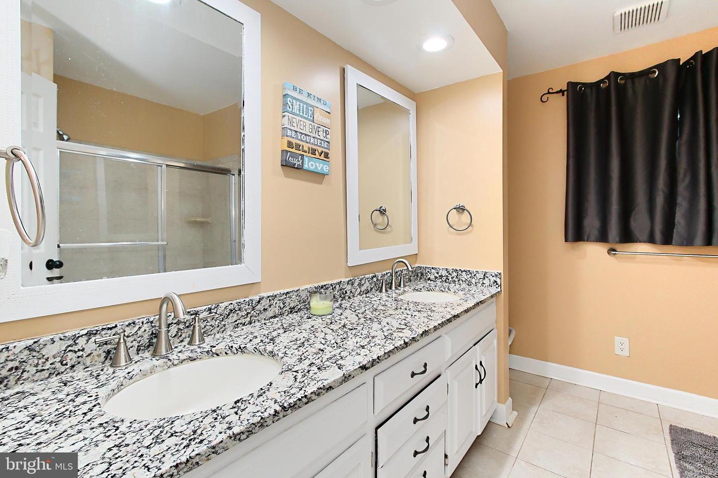 5839 WINDSOR RETREAT, WARRENTON, Virginia 20187, 5 Bedrooms Bedrooms, ,4 BathroomsBathrooms,Residential,For sale,5839 WINDSOR RETREAT,VAFQ2016482 MLS # VAFQ2016482