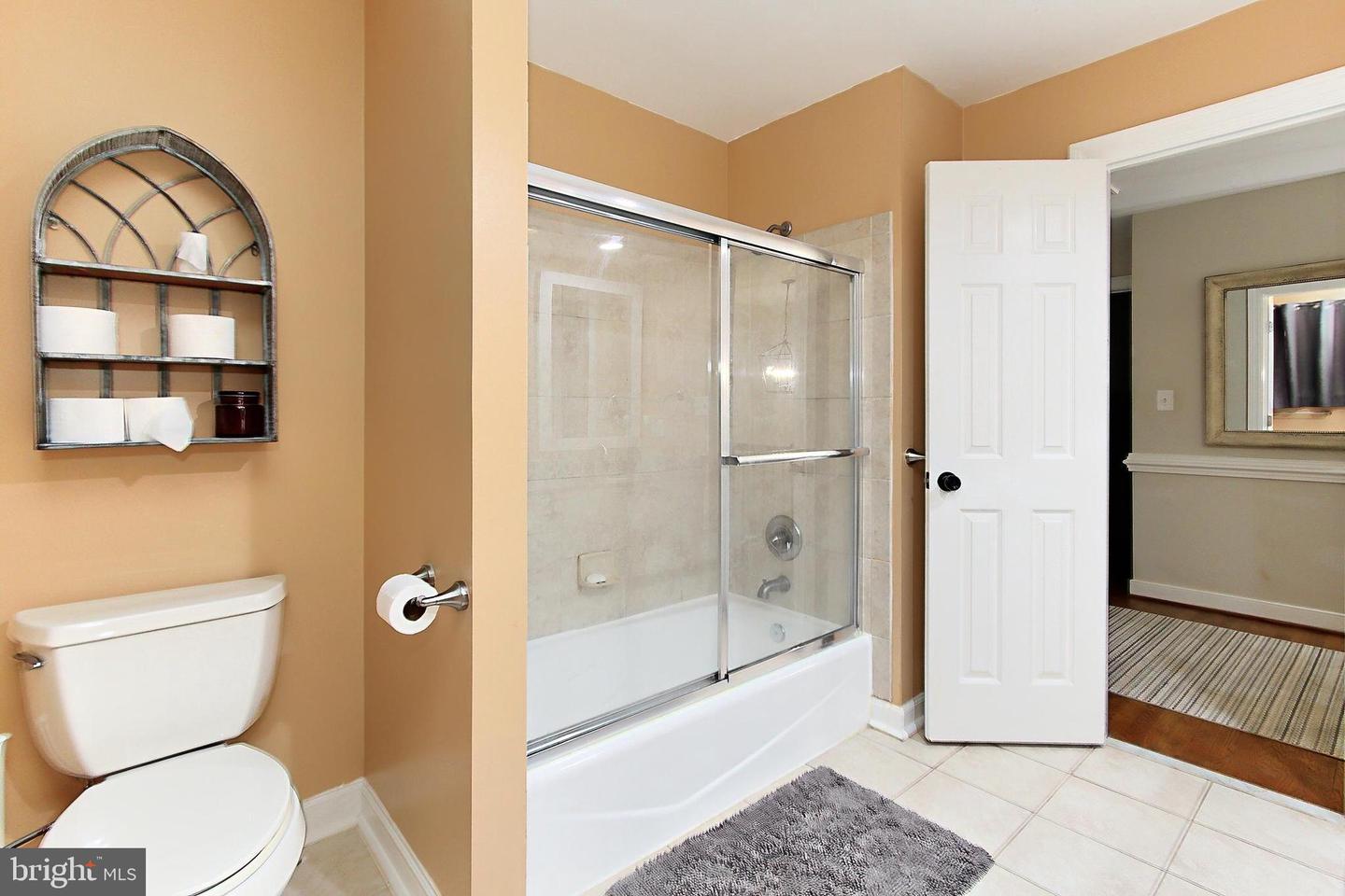 5839 WINDSOR RETREAT, WARRENTON, Virginia 20187, 5 Bedrooms Bedrooms, ,4 BathroomsBathrooms,Residential,For sale,5839 WINDSOR RETREAT,VAFQ2016482 MLS # VAFQ2016482