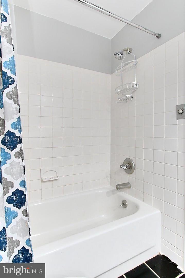 5839 WINDSOR RETREAT, WARRENTON, Virginia 20187, 5 Bedrooms Bedrooms, ,4 BathroomsBathrooms,Residential,For sale,5839 WINDSOR RETREAT,VAFQ2016482 MLS # VAFQ2016482