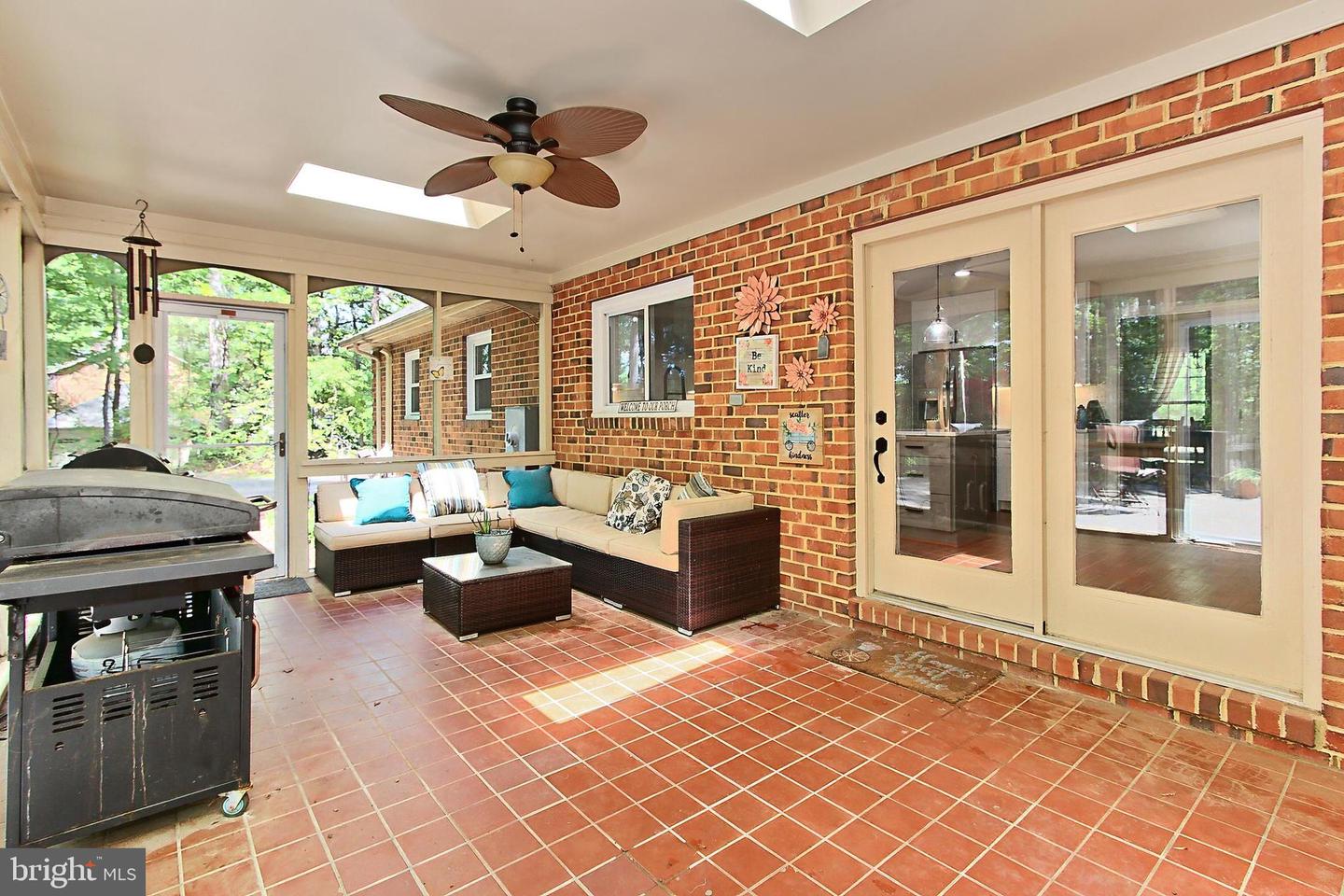 5839 WINDSOR RETREAT, WARRENTON, Virginia 20187, 5 Bedrooms Bedrooms, ,4 BathroomsBathrooms,Residential,For sale,5839 WINDSOR RETREAT,VAFQ2016482 MLS # VAFQ2016482