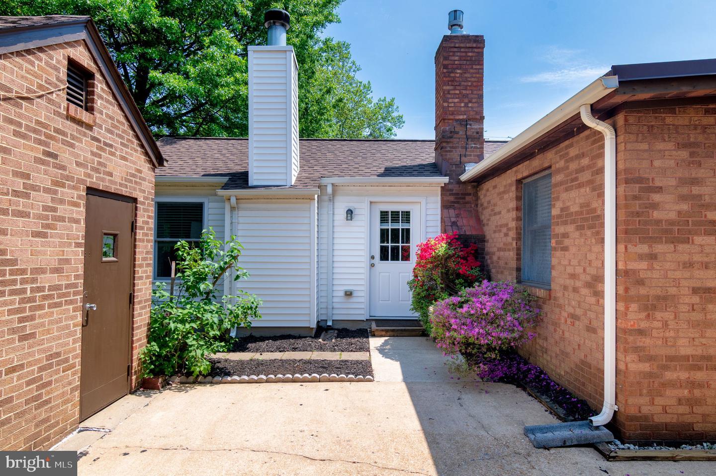 3108 BURGUNDY RD, ALEXANDRIA, Virginia 22303, 3 Bedrooms Bedrooms, ,2 BathroomsBathrooms,Residential,For sale,3108 BURGUNDY RD,VAFX2238348 MLS # VAFX2238348