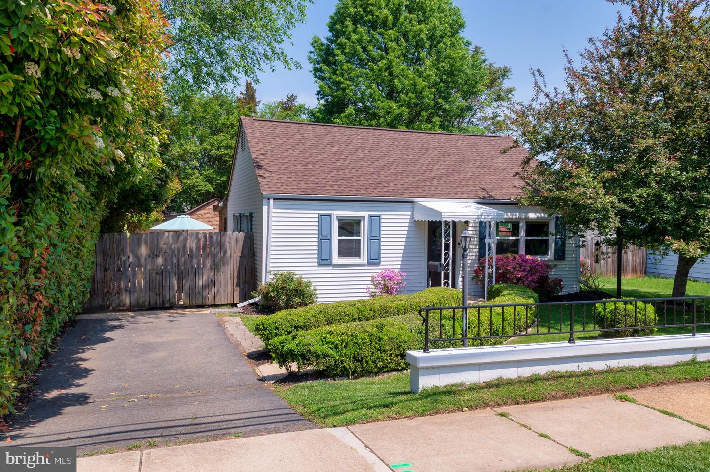 3108 BURGUNDY RD, ALEXANDRIA, Virginia 22303, 3 Bedrooms Bedrooms, ,2 BathroomsBathrooms,Residential,For sale,3108 BURGUNDY RD,VAFX2238348 MLS # VAFX2238348