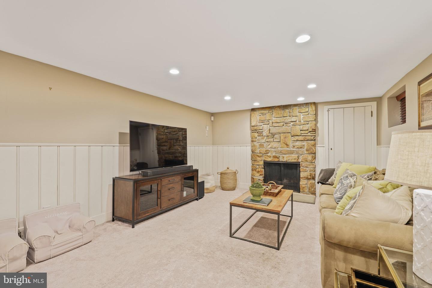 5442 BROAD BRANCH RD NW, WASHINGTON, District Of Columbia 20015, 5 Bedrooms Bedrooms, ,3 BathroomsBathrooms,Residential,For sale,5442 BROAD BRANCH RD NW,DCDC2198776 MLS # DCDC2198776