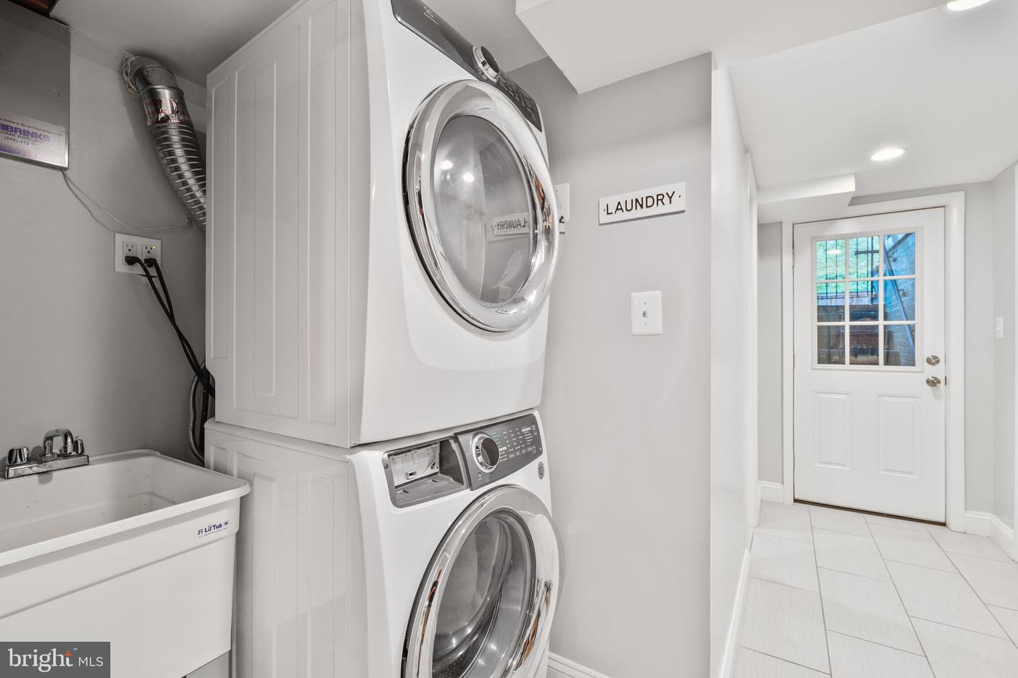 5442 BROAD BRANCH RD NW, WASHINGTON, District Of Columbia 20015, 5 Bedrooms Bedrooms, ,3 BathroomsBathrooms,Residential,For sale,5442 BROAD BRANCH RD NW,DCDC2198776 MLS # DCDC2198776