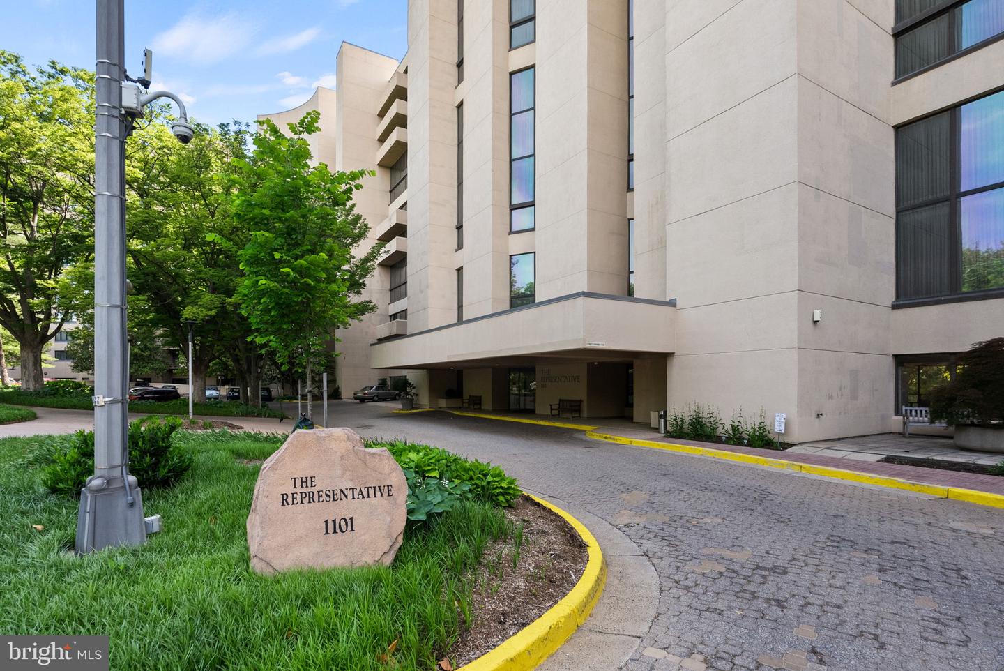 1101 S ARLINGTON RIDGE RD #1107, ARLINGTON, Virginia 22202, 2 Bedrooms Bedrooms, 8 Rooms Rooms,2 BathroomsBathrooms,Residential,For sale,1101 S ARLINGTON RIDGE RD #1107,VAAR2056950 MLS # VAAR2056950