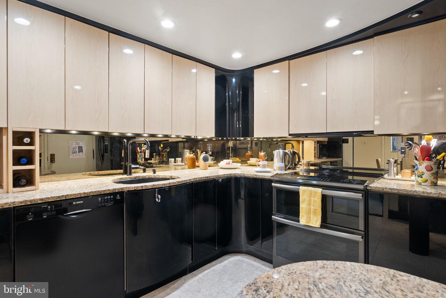 1101 S ARLINGTON RIDGE RD #1107, ARLINGTON, Virginia 22202, 2 Bedrooms Bedrooms, 8 Rooms Rooms,2 BathroomsBathrooms,Residential,For sale,1101 S ARLINGTON RIDGE RD #1107,VAAR2056950 MLS # VAAR2056950