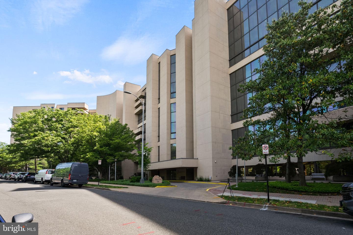 1101 S ARLINGTON RIDGE RD #1107, ARLINGTON, Virginia 22202, 2 Bedrooms Bedrooms, 8 Rooms Rooms,2 BathroomsBathrooms,Residential,For sale,1101 S ARLINGTON RIDGE RD #1107,VAAR2056950 MLS # VAAR2056950