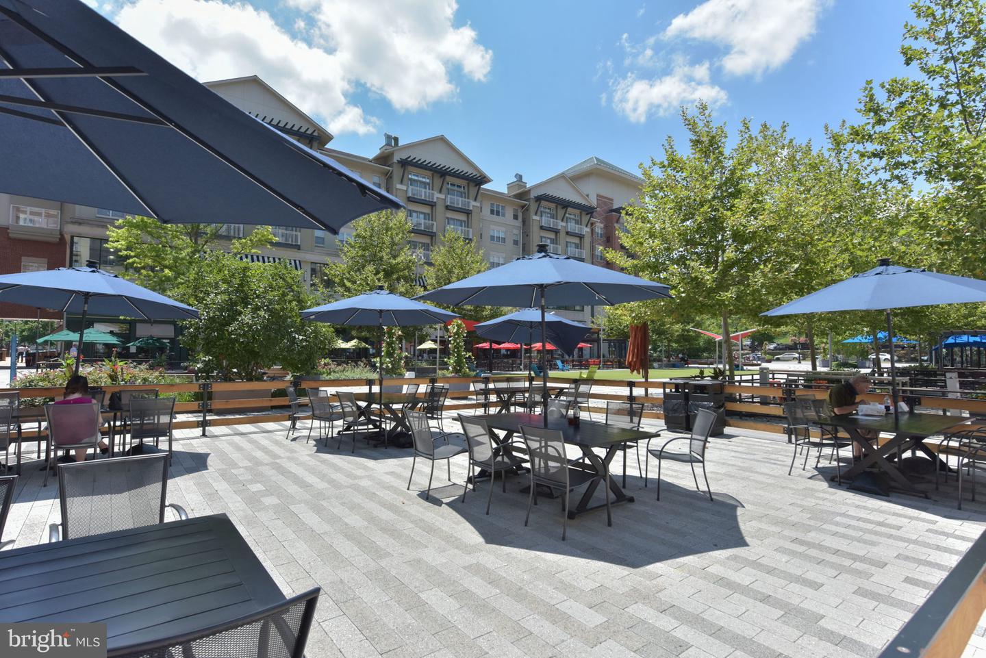 1101 S ARLINGTON RIDGE RD #1107, ARLINGTON, Virginia 22202, 2 Bedrooms Bedrooms, 8 Rooms Rooms,2 BathroomsBathrooms,Residential,For sale,1101 S ARLINGTON RIDGE RD #1107,VAAR2056950 MLS # VAAR2056950