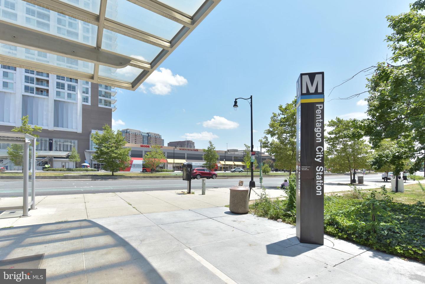 1101 S ARLINGTON RIDGE RD #1107, ARLINGTON, Virginia 22202, 2 Bedrooms Bedrooms, 8 Rooms Rooms,2 BathroomsBathrooms,Residential,For sale,1101 S ARLINGTON RIDGE RD #1107,VAAR2056950 MLS # VAAR2056950
