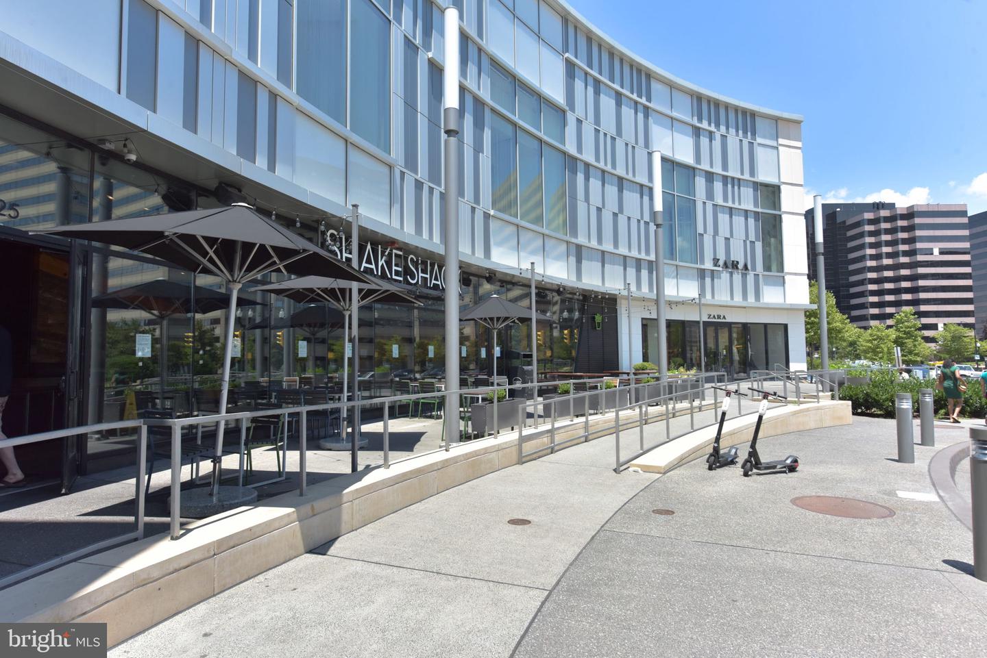 1101 S ARLINGTON RIDGE RD #1107, ARLINGTON, Virginia 22202, 2 Bedrooms Bedrooms, 8 Rooms Rooms,2 BathroomsBathrooms,Residential,For sale,1101 S ARLINGTON RIDGE RD #1107,VAAR2056950 MLS # VAAR2056950