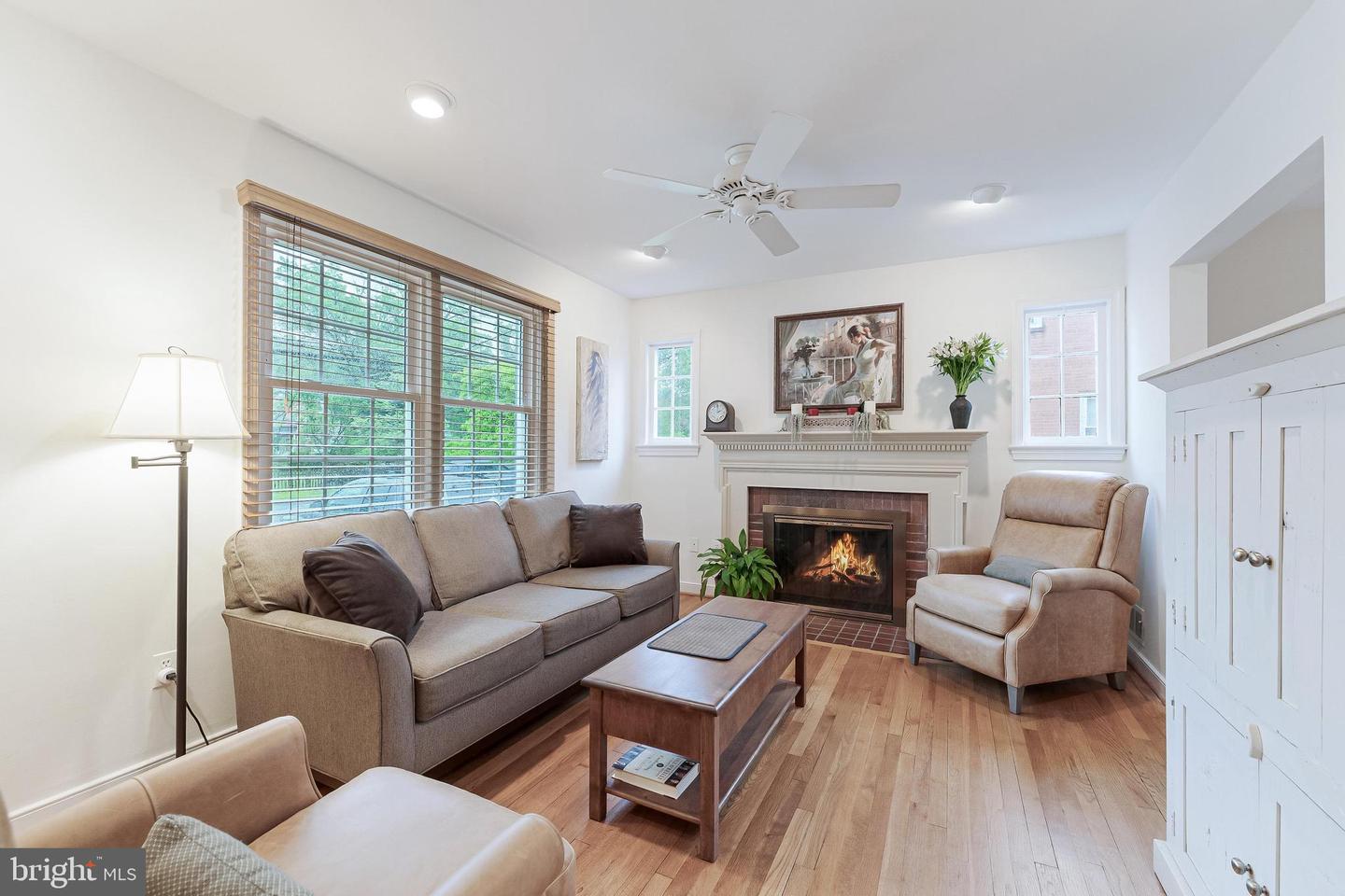 3012 LAWRENCE DR, FALLS CHURCH, Virginia 22042, 3 Bedrooms Bedrooms, ,2 BathroomsBathrooms,Residential,For sale,3012 LAWRENCE DR,VAFX2238402 MLS # VAFX2238402
