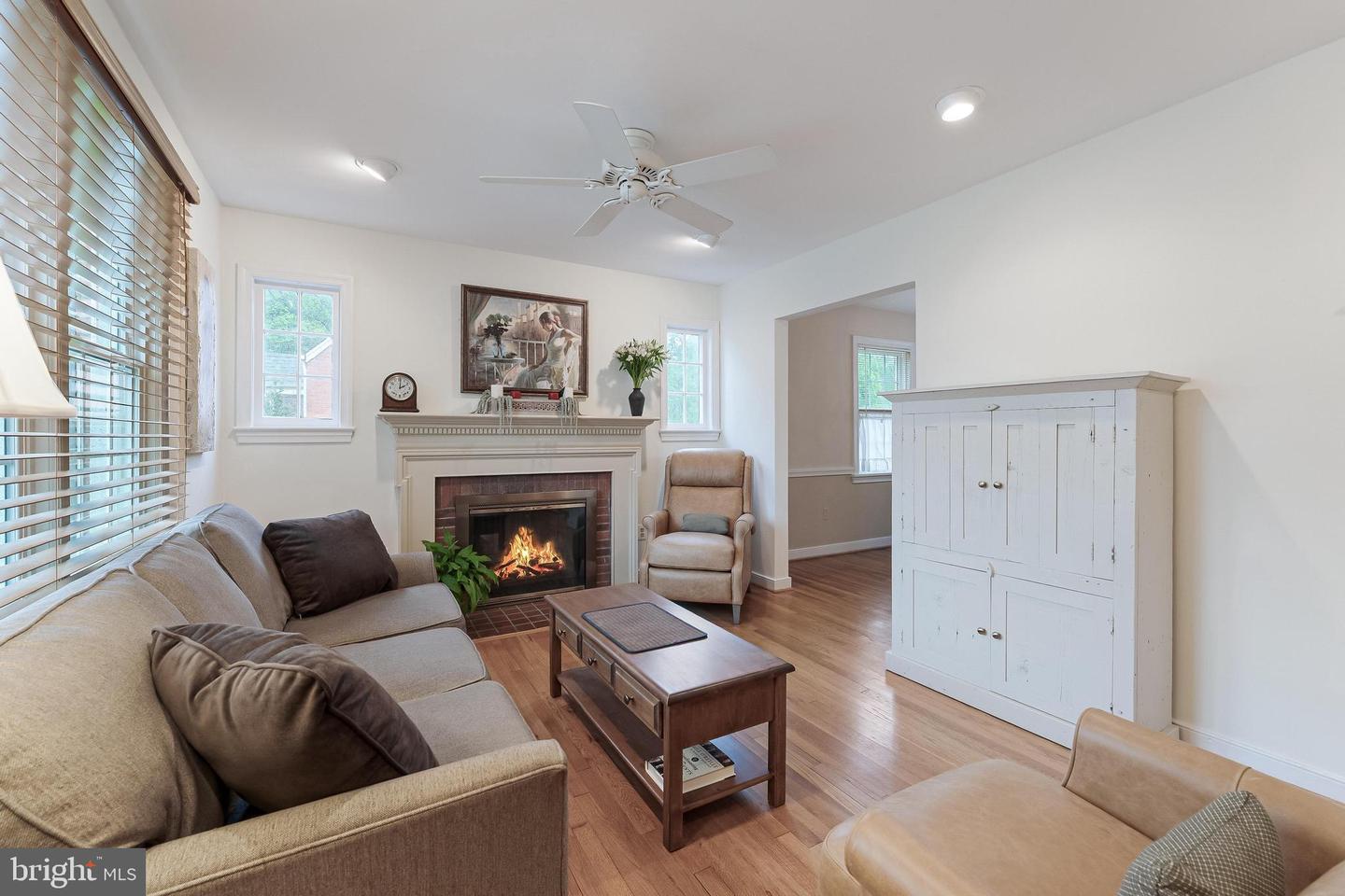 3012 LAWRENCE DR, FALLS CHURCH, Virginia 22042, 3 Bedrooms Bedrooms, ,2 BathroomsBathrooms,Residential,For sale,3012 LAWRENCE DR,VAFX2238402 MLS # VAFX2238402