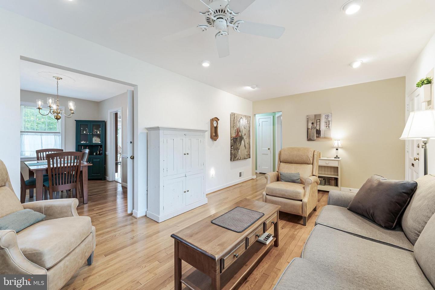 3012 LAWRENCE DR, FALLS CHURCH, Virginia 22042, 3 Bedrooms Bedrooms, ,2 BathroomsBathrooms,Residential,For sale,3012 LAWRENCE DR,VAFX2238402 MLS # VAFX2238402