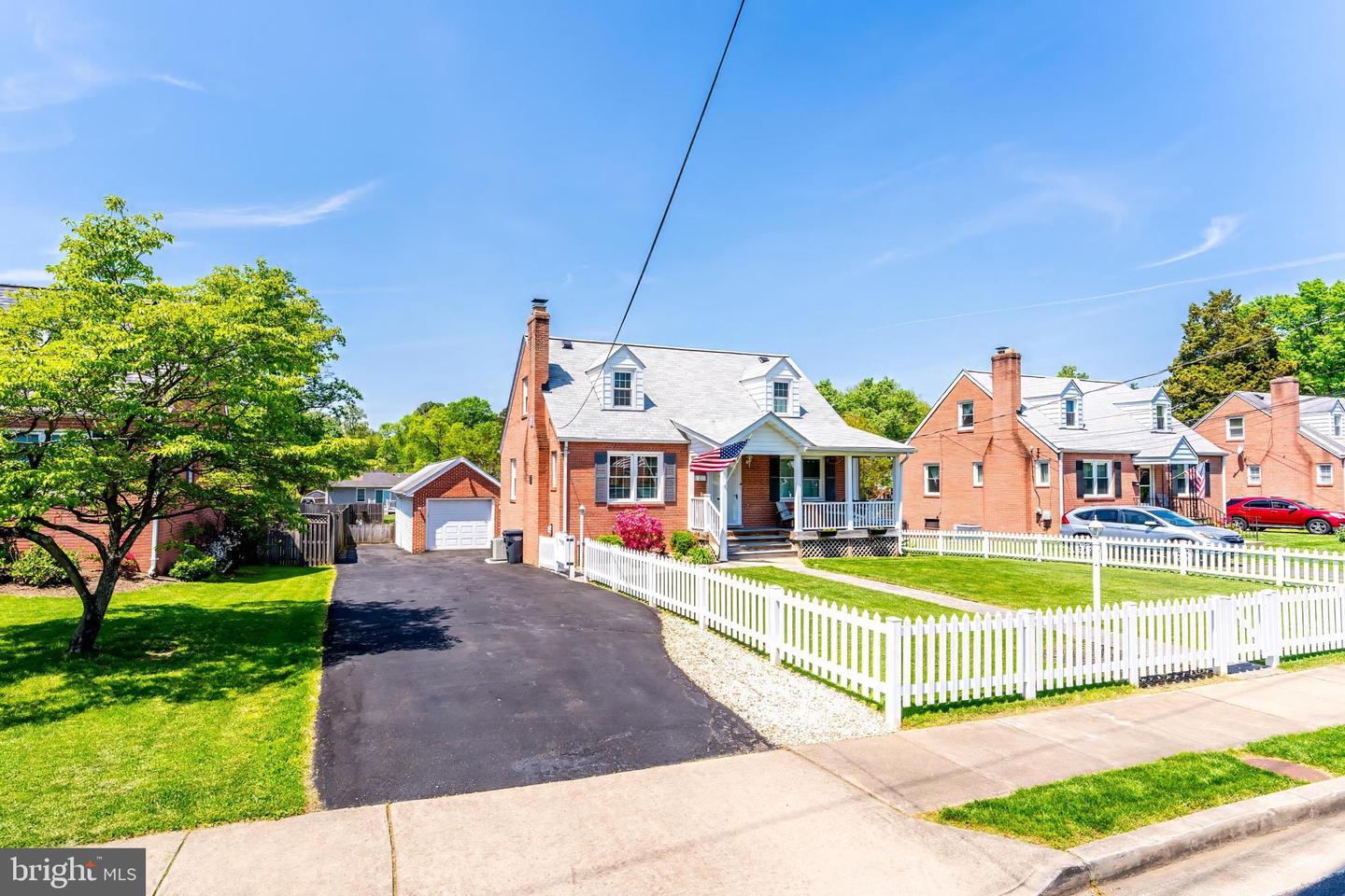 3012 LAWRENCE DR, FALLS CHURCH, Virginia 22042, 3 Bedrooms Bedrooms, ,2 BathroomsBathrooms,Residential,For sale,3012 LAWRENCE DR,VAFX2238402 MLS # VAFX2238402