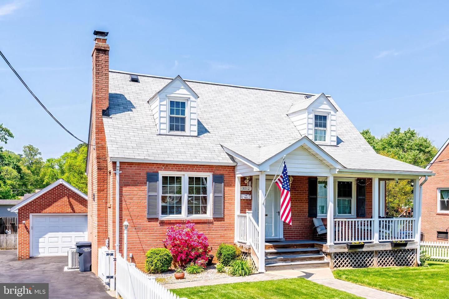 3012 LAWRENCE DR, FALLS CHURCH, Virginia 22042, 3 Bedrooms Bedrooms, ,2 BathroomsBathrooms,Residential,For sale,3012 LAWRENCE DR,VAFX2238402 MLS # VAFX2238402