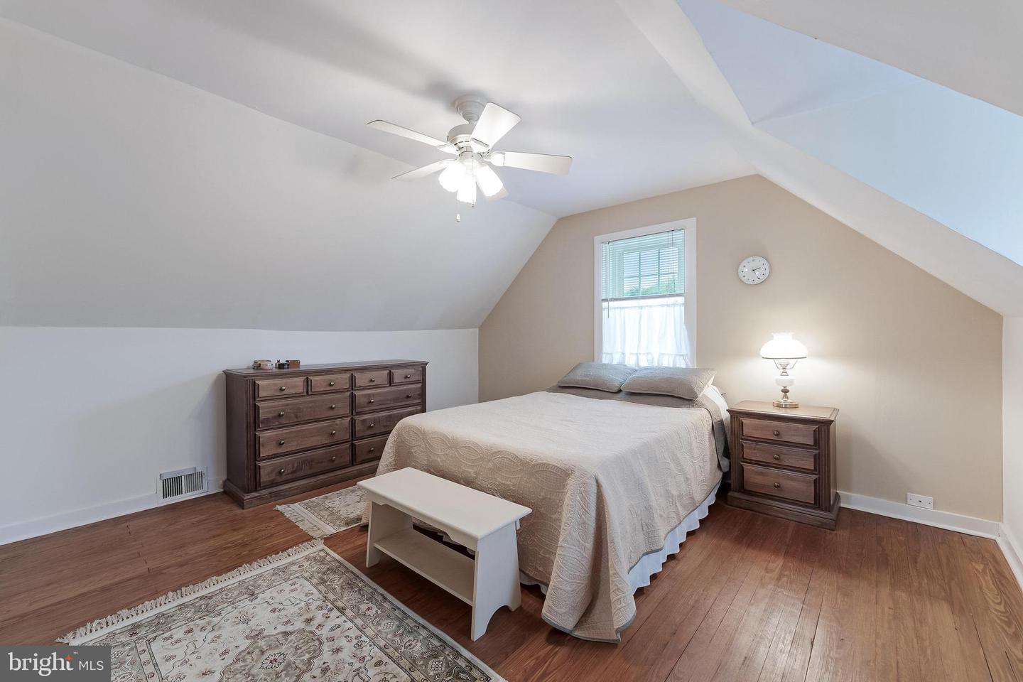 3012 LAWRENCE DR, FALLS CHURCH, Virginia 22042, 3 Bedrooms Bedrooms, ,2 BathroomsBathrooms,Residential,For sale,3012 LAWRENCE DR,VAFX2238402 MLS # VAFX2238402