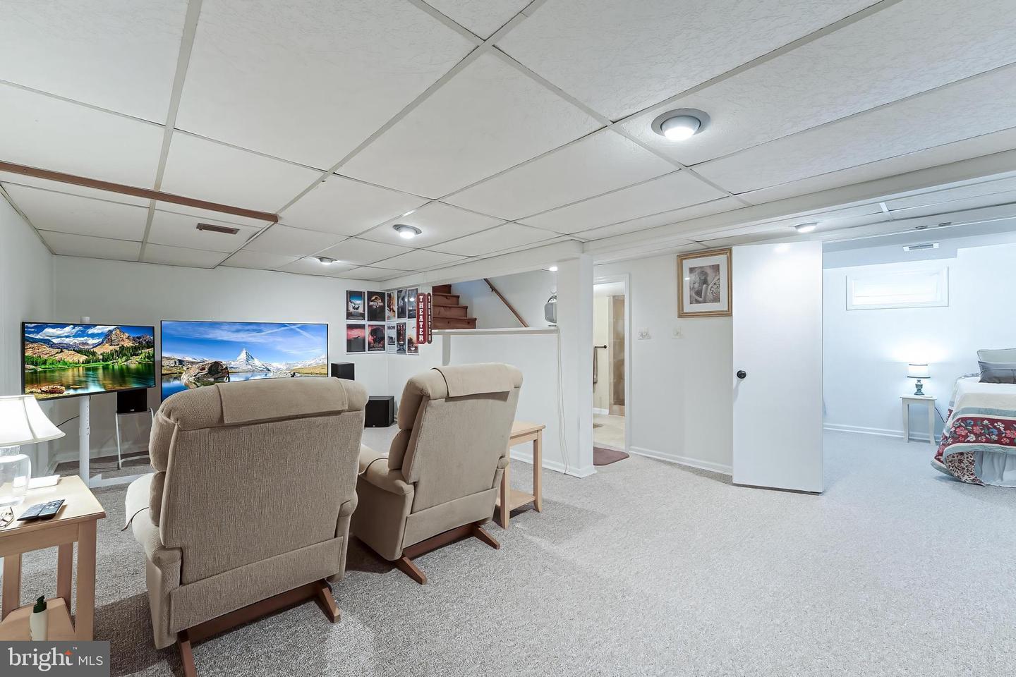 3012 LAWRENCE DR, FALLS CHURCH, Virginia 22042, 3 Bedrooms Bedrooms, ,2 BathroomsBathrooms,Residential,For sale,3012 LAWRENCE DR,VAFX2238402 MLS # VAFX2238402