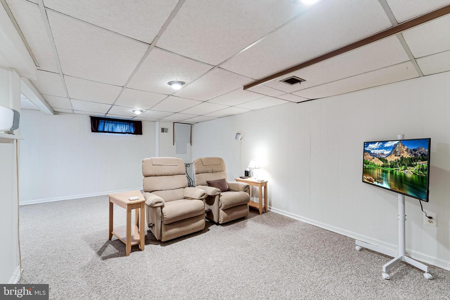 3012 LAWRENCE DR, FALLS CHURCH, Virginia 22042, 3 Bedrooms Bedrooms, ,2 BathroomsBathrooms,Residential,For sale,3012 LAWRENCE DR,VAFX2238402 MLS # VAFX2238402