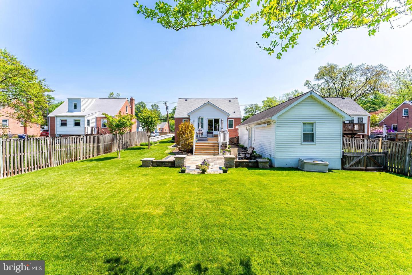 3012 LAWRENCE DR, FALLS CHURCH, Virginia 22042, 3 Bedrooms Bedrooms, ,2 BathroomsBathrooms,Residential,For sale,3012 LAWRENCE DR,VAFX2238402 MLS # VAFX2238402