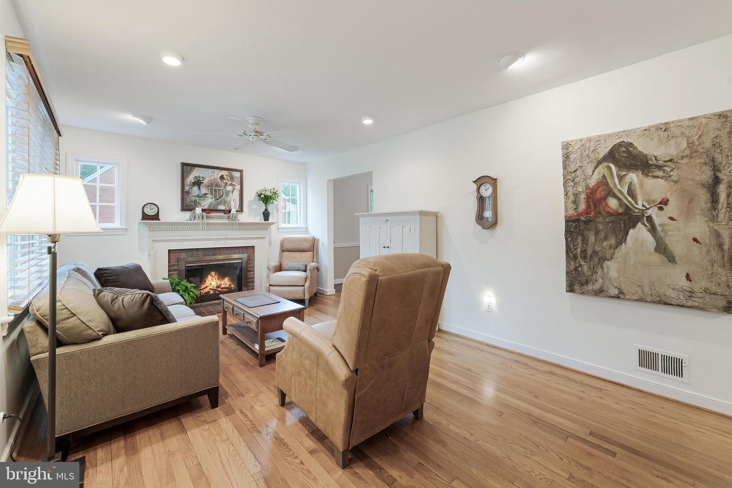 3012 LAWRENCE DR, FALLS CHURCH, Virginia 22042, 3 Bedrooms Bedrooms, ,2 BathroomsBathrooms,Residential,For sale,3012 LAWRENCE DR,VAFX2238402 MLS # VAFX2238402