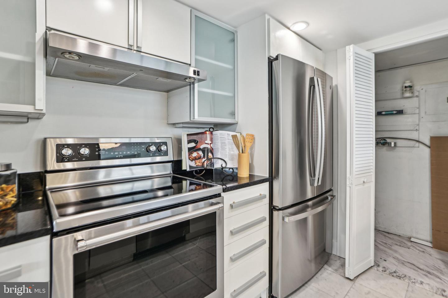 3 WASHINGTON CIR NW #904, WASHINGTON, District Of Columbia 20037, 1 Bedroom Bedrooms, ,1 BathroomBathrooms,Residential,For sale,3 WASHINGTON CIR NW #904,DCDC2198818 MLS # DCDC2198818